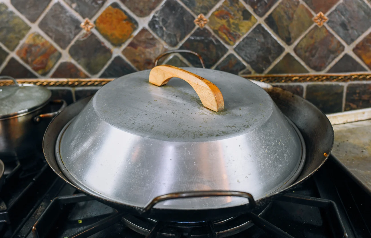covered wok