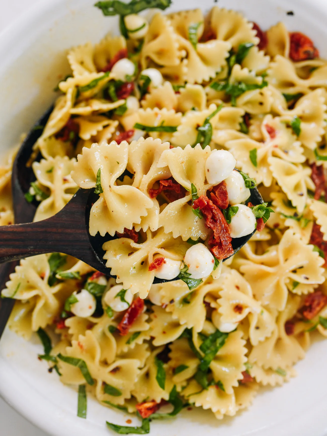spicy sun-dried tomato pasta salad