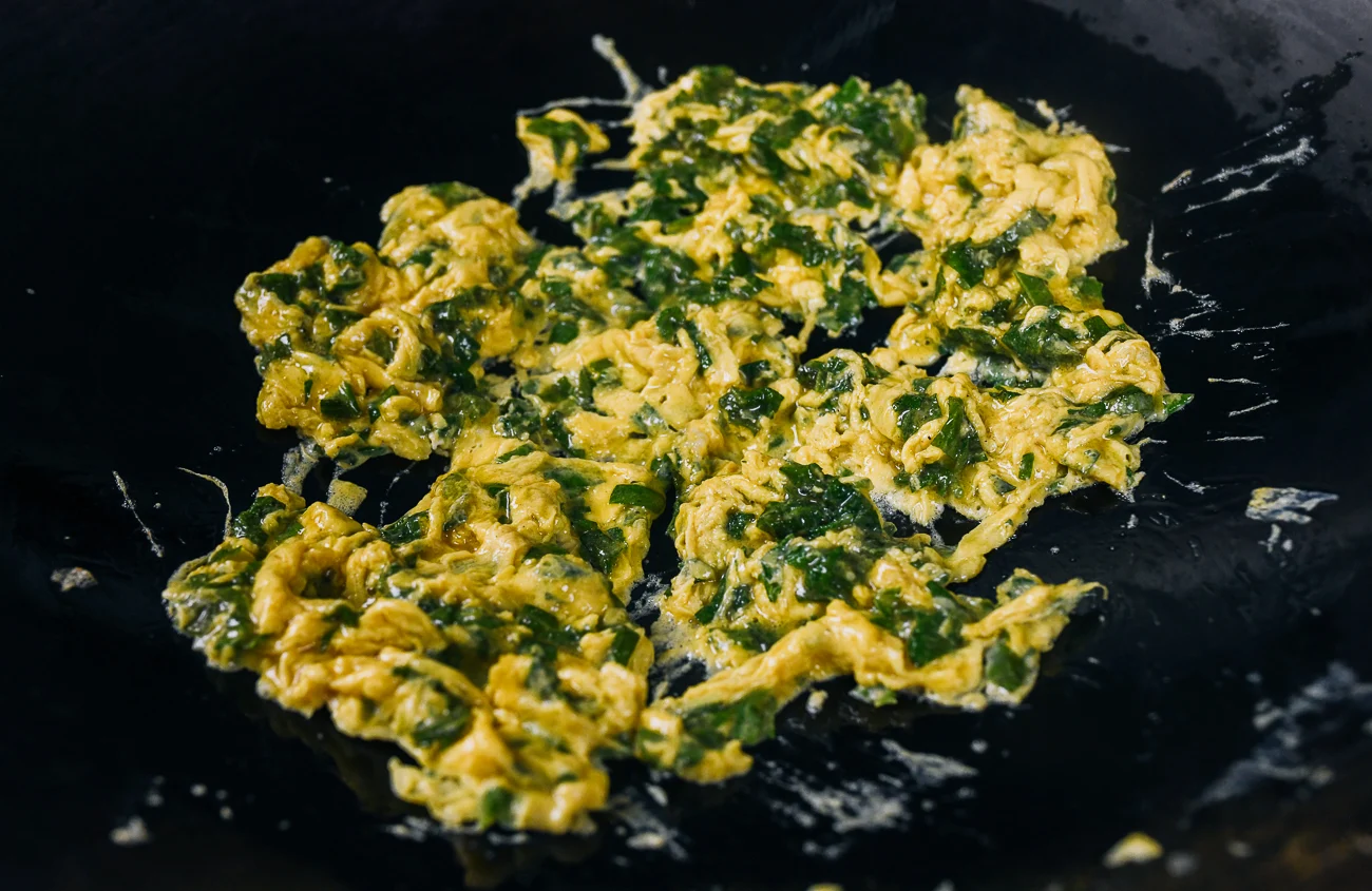 scrambled eggs with shiso