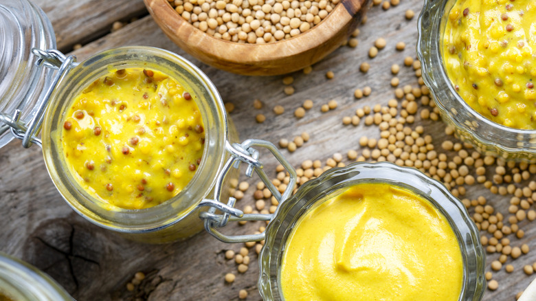 yellow mustards