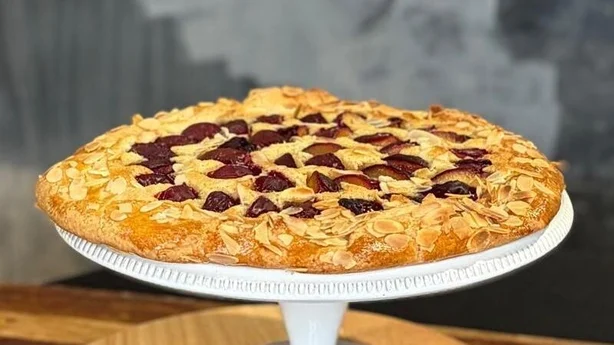 A galette with berries