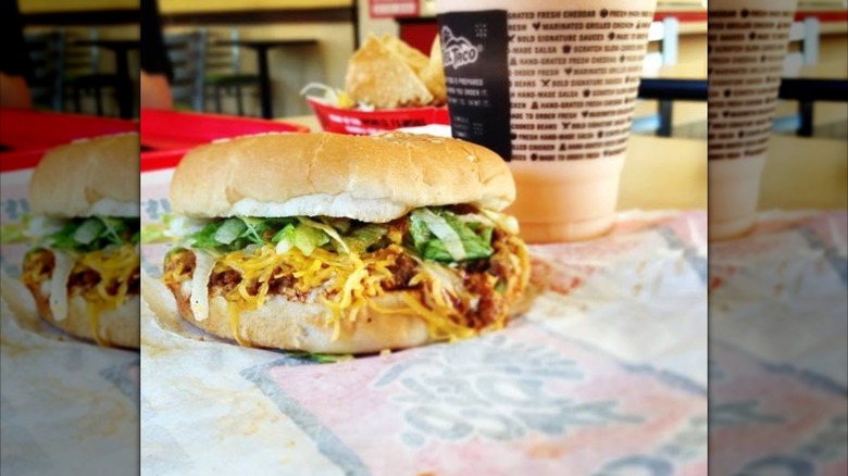Mirrored image, close up of the Bun Taco on Del Taco table