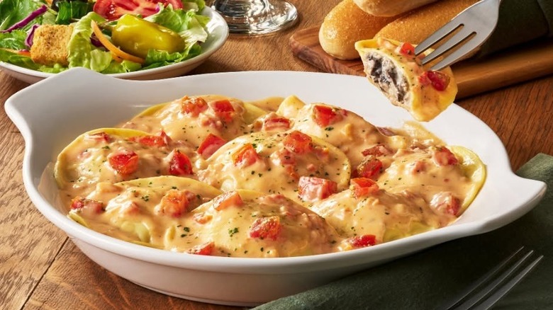 Olive Garden ravioli di portobello in white dish