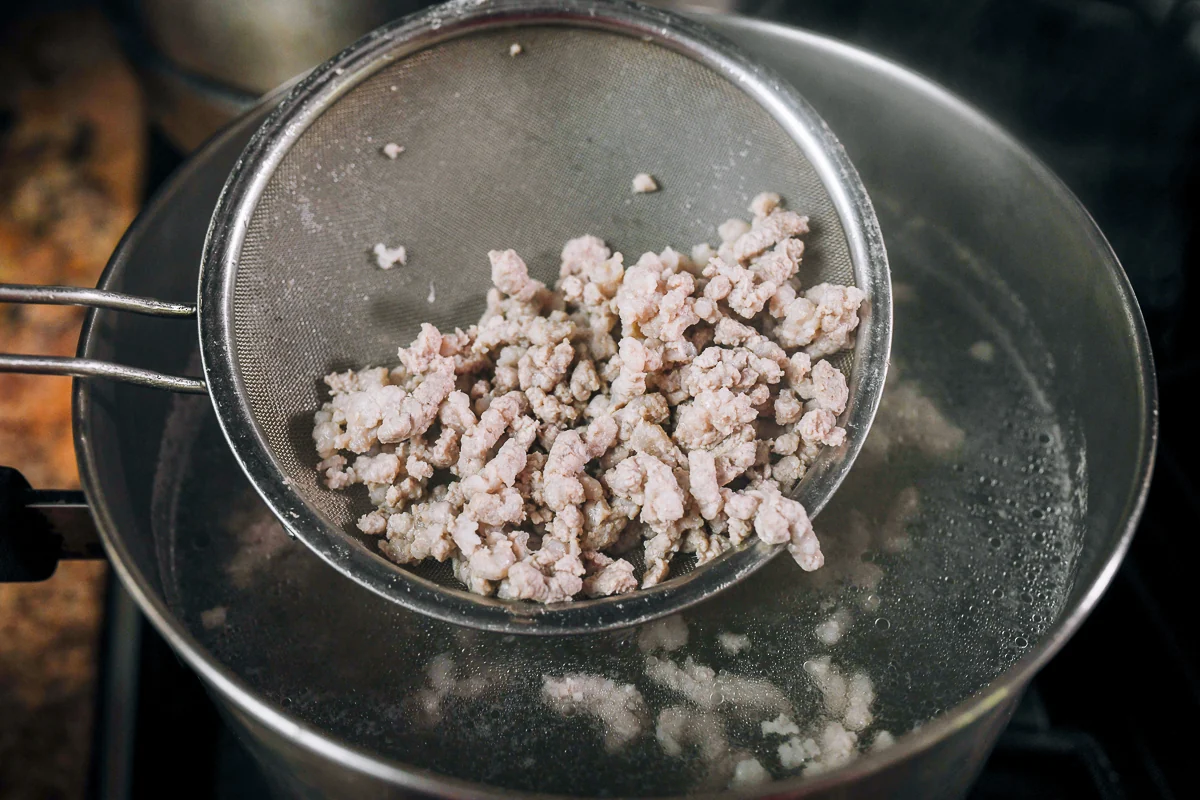 blanching ground pork