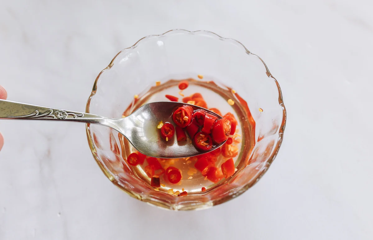 chili vinegar mixture